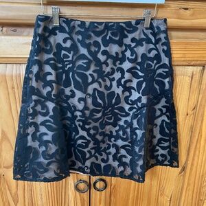 Ann Taylor Skirt‎ Mini Black and Gray Floral Brocade Lined Women's Size 4